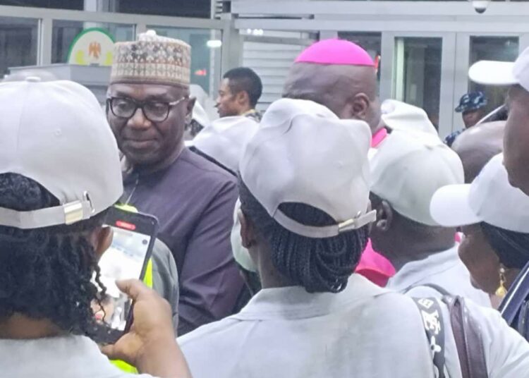 Kwara Governor Bids Farewell to Christian Pilgrims Ahead of Holy Land Journey