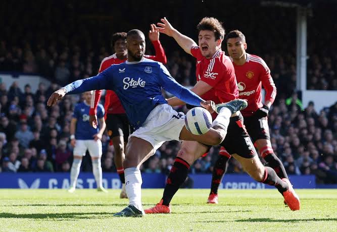 Man United Fight Back to Stun Everton