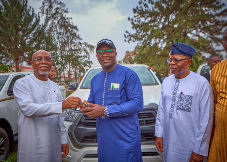 Aiyedatiwa Gifts SUVs To Ondo LG Bosses